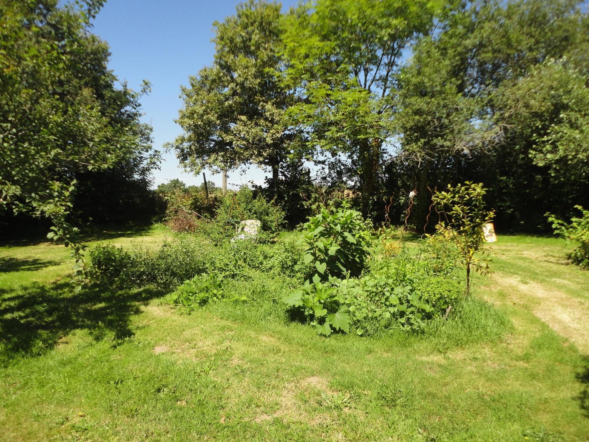 Tranquille Vienne Gites A Chirac Dept Charente Exterior photo